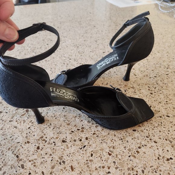 Vintage Strappy Black Heels- Salvatore Ferragamo 9 1/2 2A - Picture 2 of 8